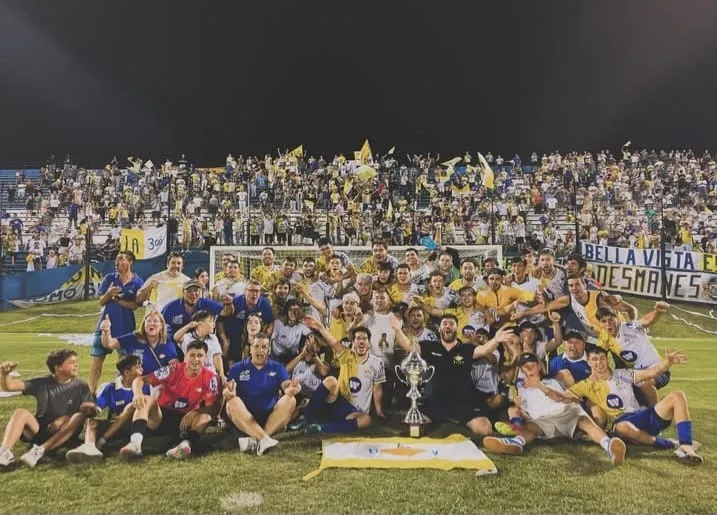 Foto sobre Conmoción en el fútbol sanducero: Bella Vista no puede ser declarado campeón.